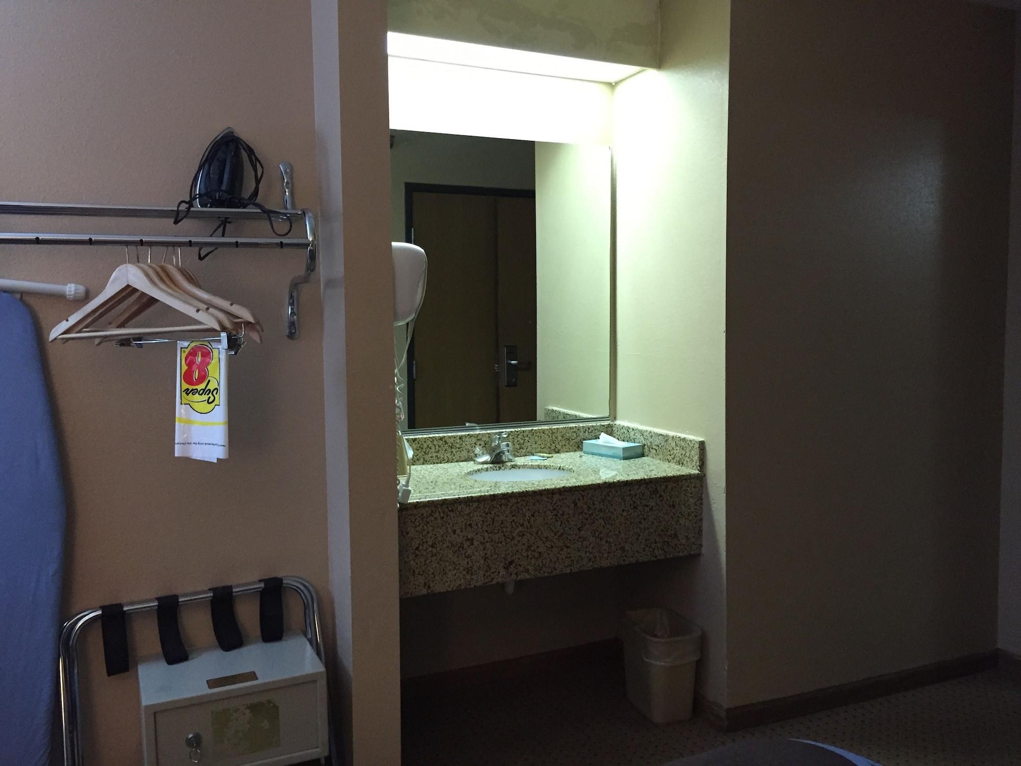 Super 8 By Wyndham Chicago O'hare Airport