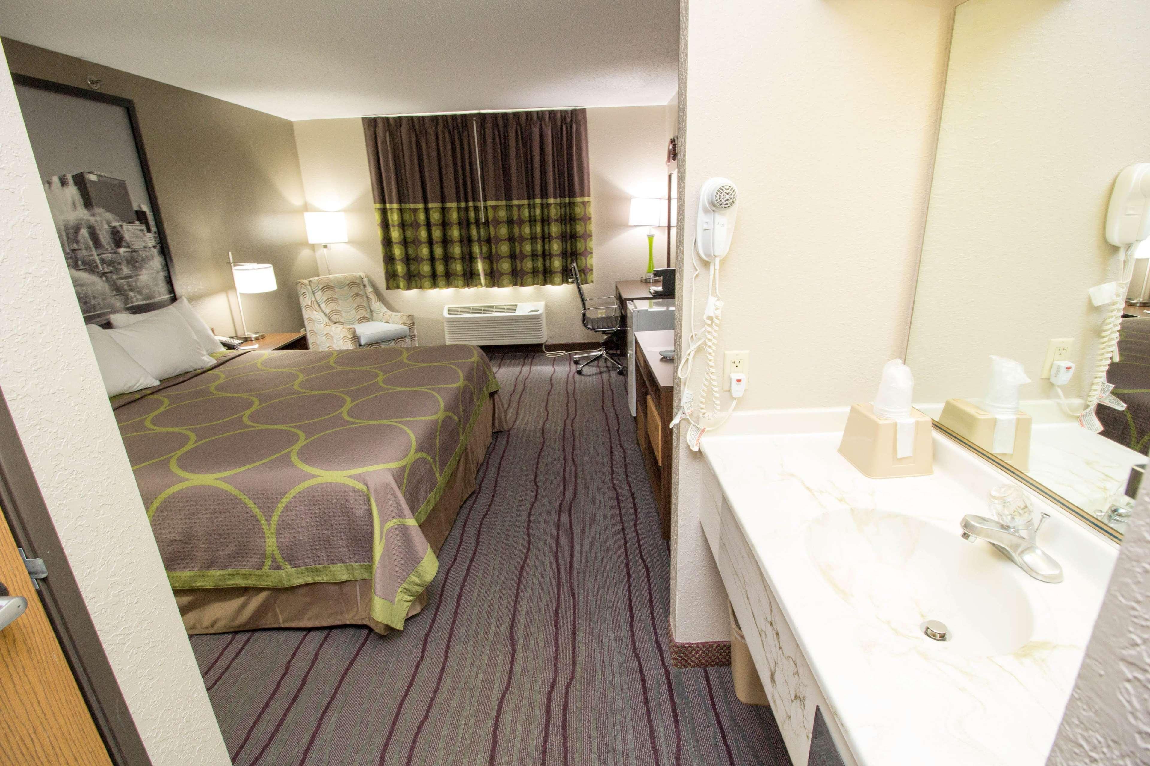 Super 8 By Wyndham Chicago O'hare Airport