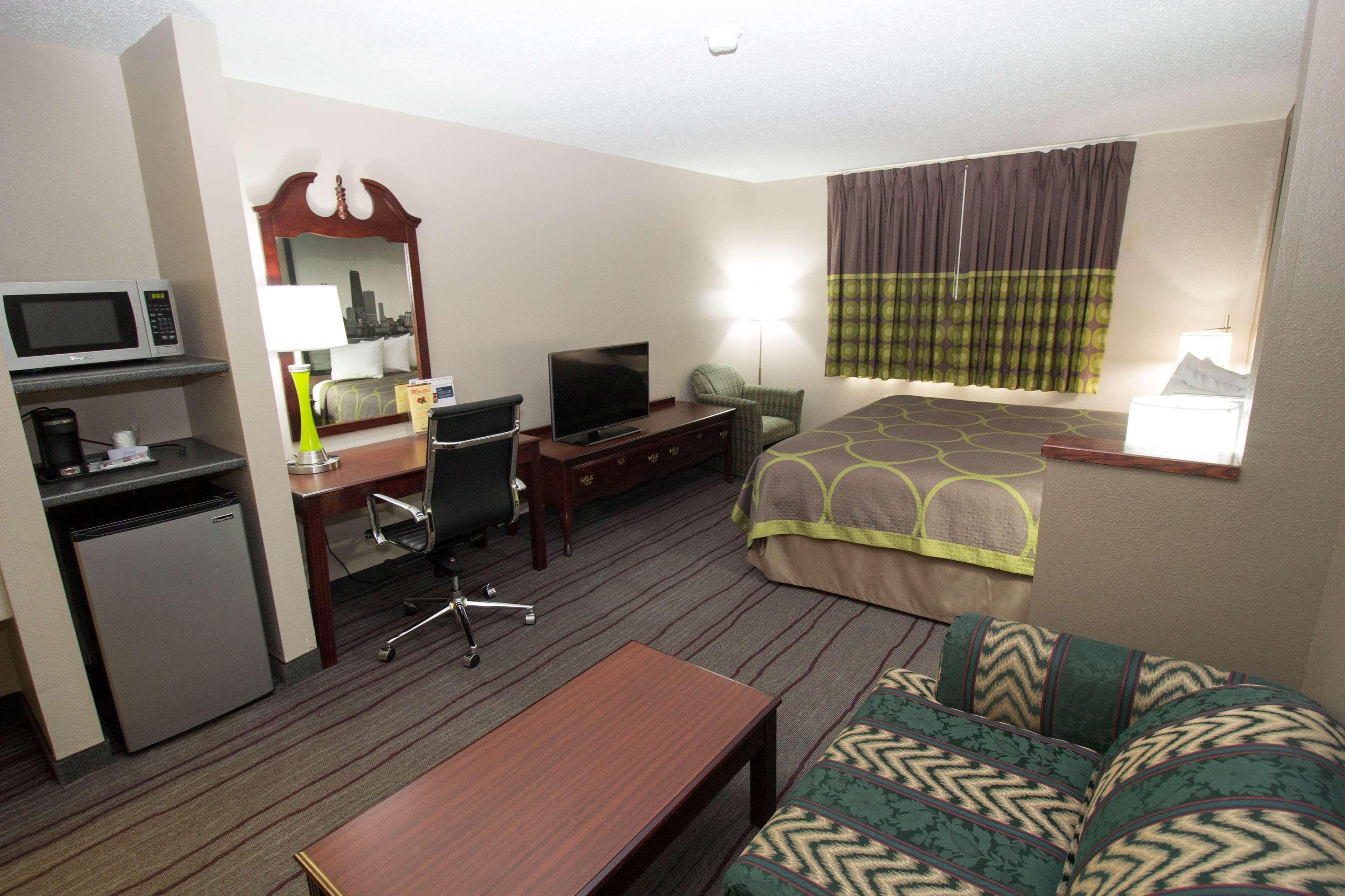 Super 8 By Wyndham Chicago O'hare Airport Elk Grove Village